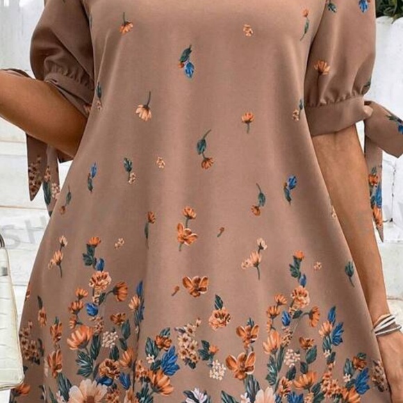 Women’s Dress size medium - Picture 2 of 3